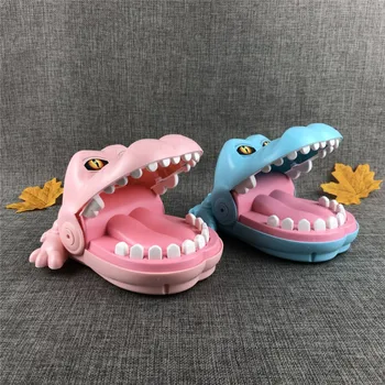 Büyük Ağız Timsah Diş Oyuncaklar Kawaii Parmak Isırma Köpekbalığı Çocuk Yetişkin Ebeveyn-çocuk Etkileşimi Elektrikli Komik Oyuncak Çocuklar için hediye